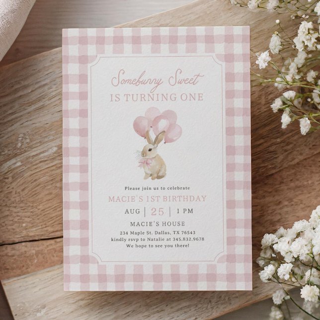 Invitación Conejo de Gingham Rosa Cumpleaños Primero (Subido por el creador)