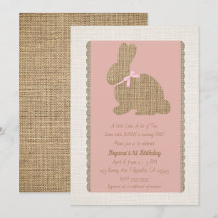 Invitación Conejo Rústico de Pascua de Color Rosa y Arpillera