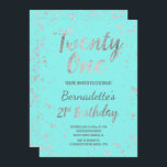 Invitación Confetti de plata falsa salpicaduras verde azulado<br><div class="desc">Confeti plateado falso salpicado 21 cumpleaños Una invitación moderna de fiesta de cumpleaños 21 con una invitación moderna, original y simple en Relieve metalizado de plata falsa con bandejas de confeti plateado y tipografía de pincel de estilo escrito a mano en un fondo de color verde azulado del océano completamente...</div>