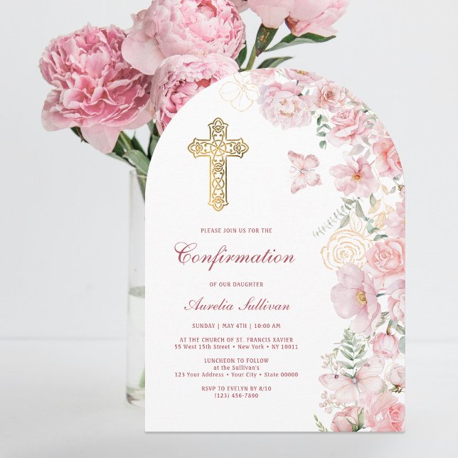 Invitación Confirmación de arco de flores rosadas y mariposas (Subido por el creador)