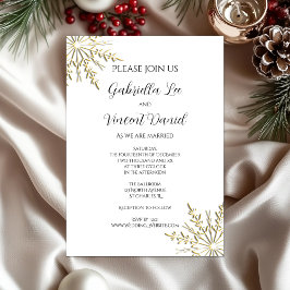 Invitación Copos de nieve dorados en una boda blanca de invie