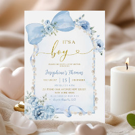 Invitación Coqueta azul floral dobla su Baby Shower de niño