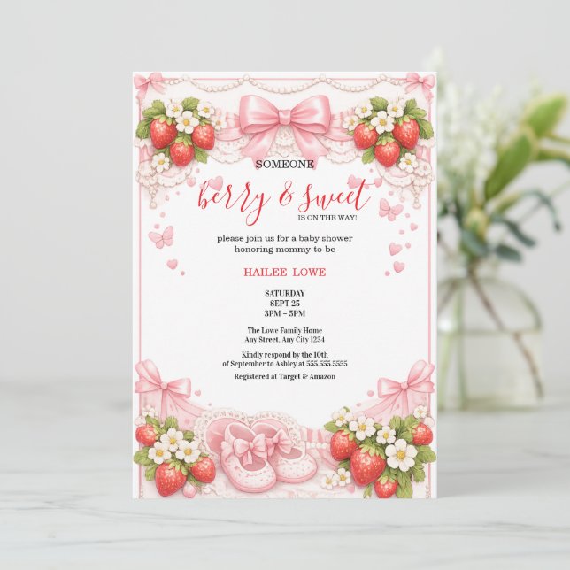 Invitación Coqueta Berry Dulce Cumpleaños de Strawberry Bebe  (Anverso de pie)