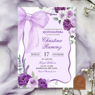 Invitación Coqueta Floral Quinceañera con Lazo Púrpura