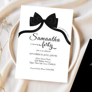 Invitación Coqueta moderna de arco blanco y negro 40 años