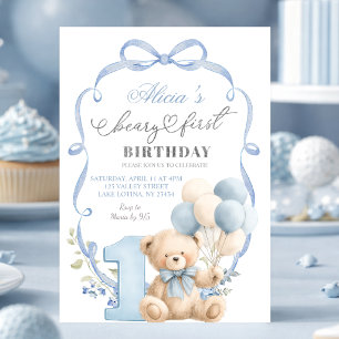 Invitación Coqueta Osa de Cumpleaños con Lazo Azul Primer Cum