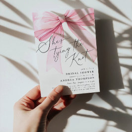 Invitación Coqueta rosa que está atando la ducha nupcial