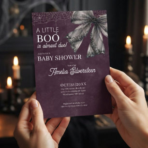 Invitación Coquette Ciruela Profunda Baby Shower Un pequeño B