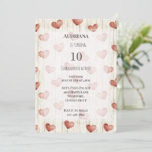 Invitación Corazones de Crema Roja Faux Wood Cumpleaños