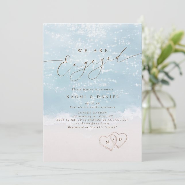 Invitación Corazones de guión moderno en la playa de compromi (Anverso de pie)