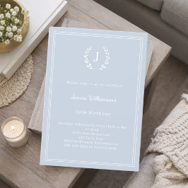 Invitación Corona de monograma azul polvoriento minimalista c