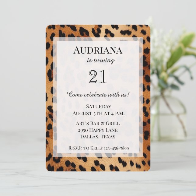 Invitación Cream Black Leopard Animal Print Birthday (Anverso de pie)