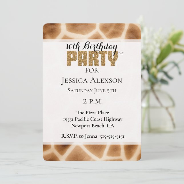 Invitación Cream Brown Giraffe Animal Gold Purpurina Fiesta (Anverso de pie)