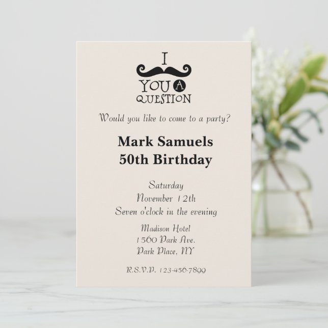 Invitación Cream Mustaches 50 cumpleaños (Anverso de pie)