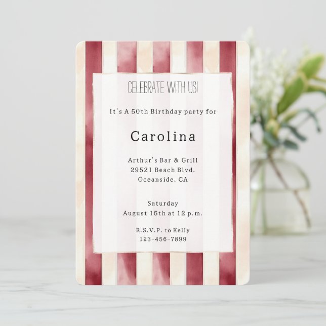 Invitación Crema roja de Borgoña 50 cumpleaños (Anverso de pie)