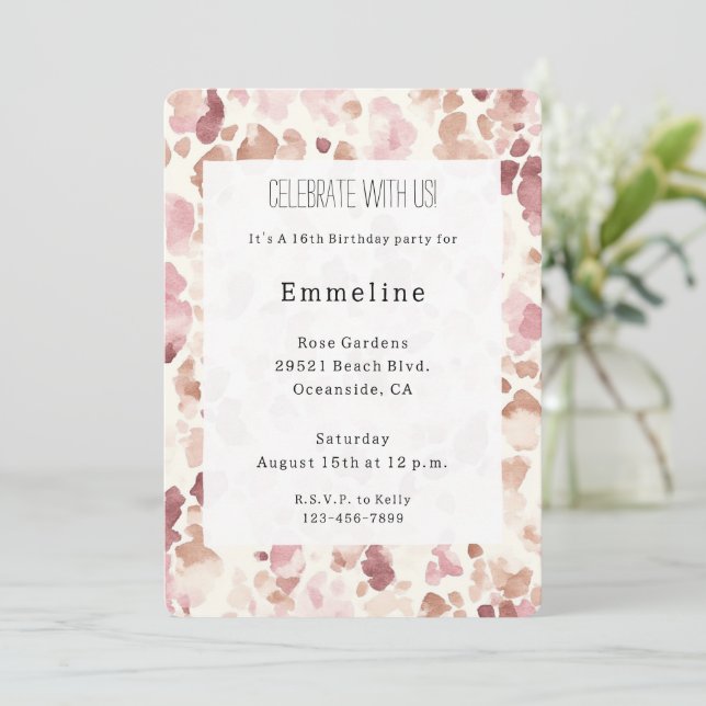 Invitación Crema rosa Chocolate Leopardo Marrón Cumpleaños (Anverso de pie)