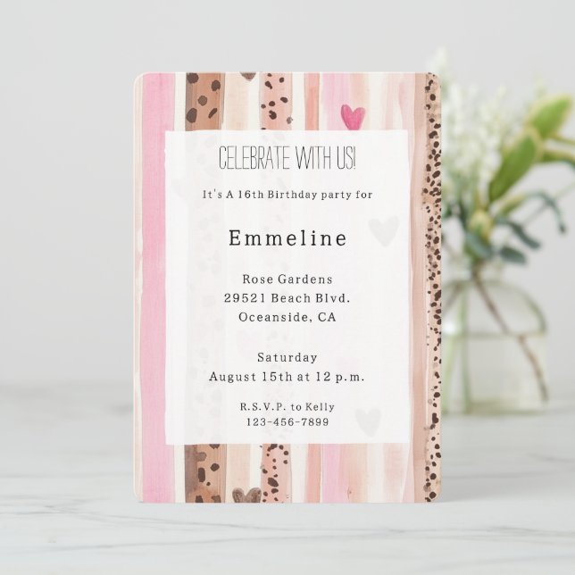 Invitación Crema rosa Corazones Leopard Stripes Cumpleaños (Anverso de pie)