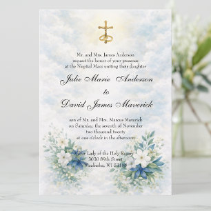 Invitación Crucifijo dorado católico con flores azules y blan