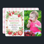 Invitación CUALQUIER EDAD - Muy Berry Strawberry Birthday Pho<br><div class="desc">Muy Berry Chica Berry Primer Cumpleaños Fresa Fresa Fruit Acuarela Primer Primer Cumpleaños Foto Invitación</div>