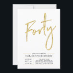 Invitación Cuarenta | Modern Gold 40th Birthday Party Invitat<br><div class="desc">Celebra tu día especial con esta sencilla y elegante invitación a la fiesta de cumpleaños número 40. Este diseño presenta un guión de pincel de moda "Cuarenta" con un diseño limpio en combinación color negro y oro. Hay más diseños y suministros de fiesta disponibles en mi tienda BaraBomDesign.</div>
