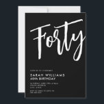 Invitación Cuarenta modernos blancos y negros 40 cumpleaños<br><div class="desc">40.ª invitación a los 40 años en blanco y negro</div>
