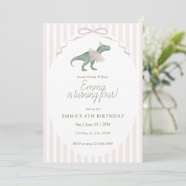 Invitación cuarto cumpleaños de dinosaurio (Anverso de pie)