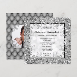 Invitación Cuatrefoil de brillo con remolino floral plateado