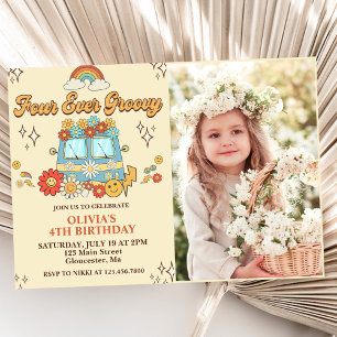Invitación Cuatro arcoiris retro de siempre Groovy foto de cu