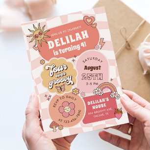 Invitación Cuatro Fiestas de cumpleaños de Groovy Daisy