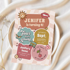 Invitación Cuatro jóvenes Groovy Daisy cuarto Fiesta de cumpl