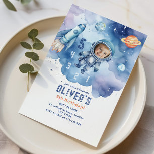 Invitación Cuenta regresiva de astronautas en el espacio ultr