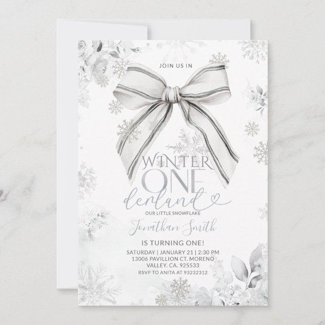 Invitación Cumpleaños 1er Silver Bow Winter Onederland Snowfa (Anverso)
