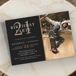Invitación Cumpleaños 21 Moderno en Negro y Dorado 