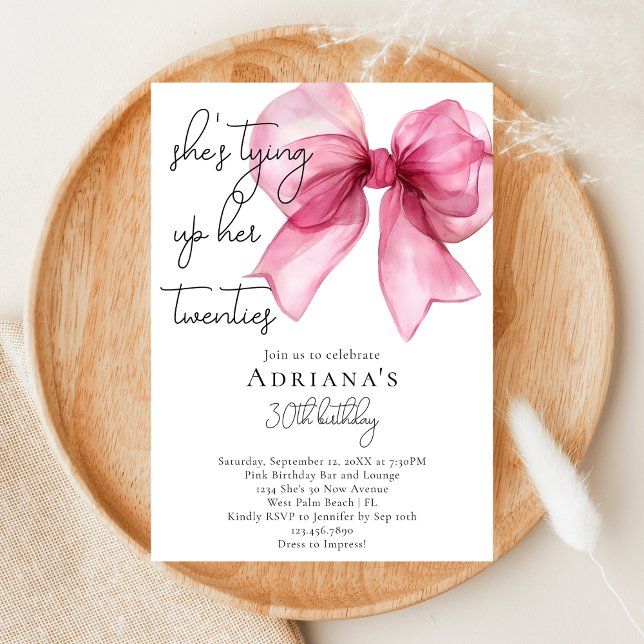 Invitación Cumpleaños 30 con lazo rosa Atando sus 20 (Subido por el creador)