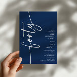 Invitación Cumpleaños 40 de Script Forty<br><div class="desc">Celebra tu cumpleaños número 40 con estilo con nuestra 'Invitación de cumpleaños 40 elegante con script.' Esta invitación emana sofisticación con su tipografía de script elegante, mostrando la palabra 'cuarenta' corriendo hacia arriba en el lateral. Además, nuestra plantilla fácil de personalizar te permite agregar los detalles de tu evento sin...</div>