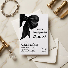 Invitación Cumpleaños 40 moderno con lazo en blanco y negro