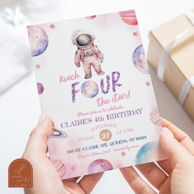 Invitación Cumpleaños 4 de niña astronauta minimalista modern (Subido por el creador)