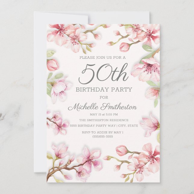 Invitación Cumpleaños 50 de mujer con flores rosadas y hojas  (Anverso)