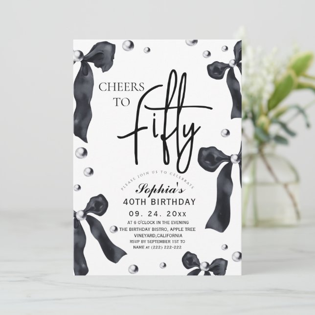 Invitación Cumpleaños 50 del lazo negro y blanco (Anverso de pie)