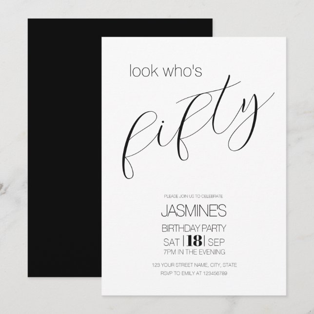 Invitación Cumpleaños 50 Escritura Moderna Negro Y Blanco (Anverso / Reverso)