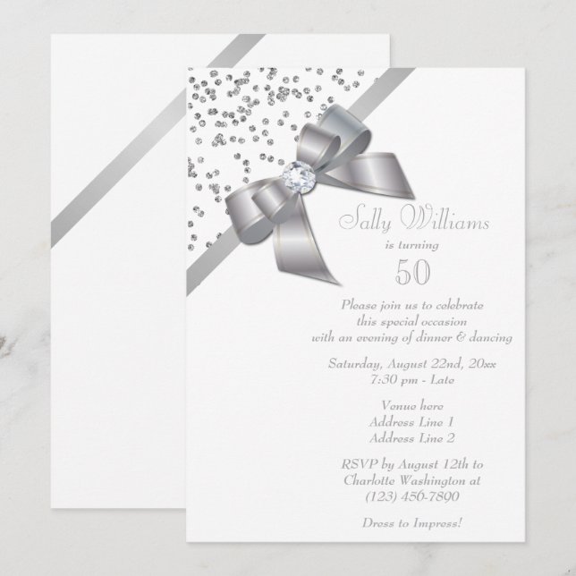 Invitación Cumpleaños 50 Glam Silver Confetti & Jewel Bow (Anverso / Reverso)