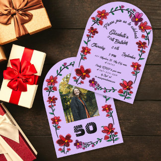 Invitación Cumpleaños 50 Morado Fiesta Doodle Flor Caprichoso