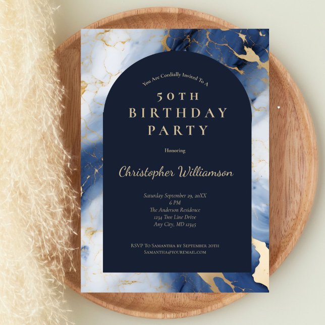 Invitación Cumpleaños 50 Navy Blue Gold Marble Modern Arch (Navy Blue Gold marble 50th birthday Invitation for him.  )