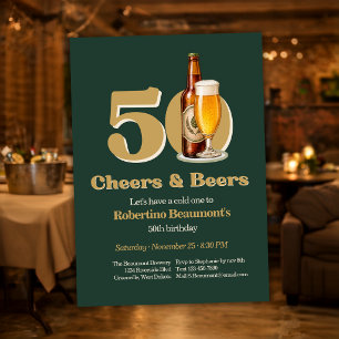 Invitación Cumpleaños 50 Verde Simple Cheers & Beers para Hom