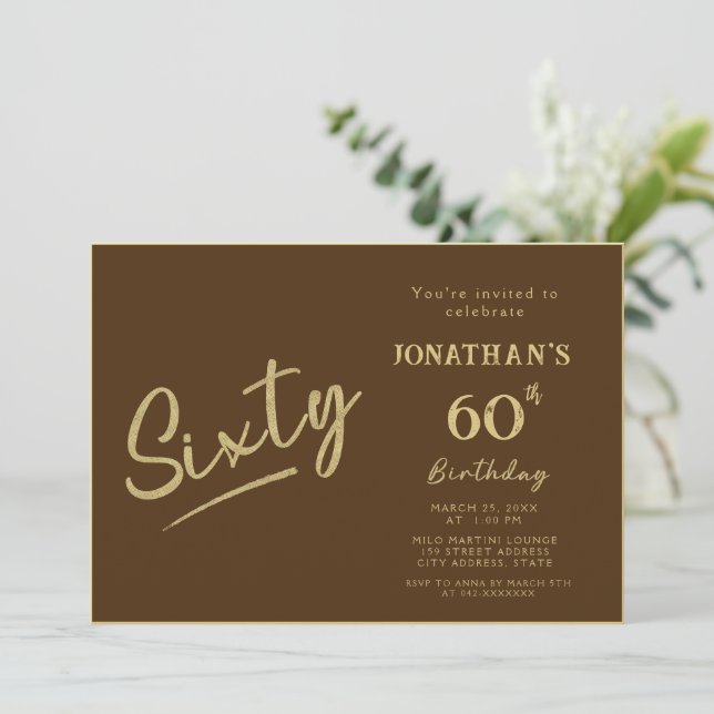 Invitación Cumpleaños 60 Elegante Marrón Dorado Letra de Pinc (Anverso de pie)