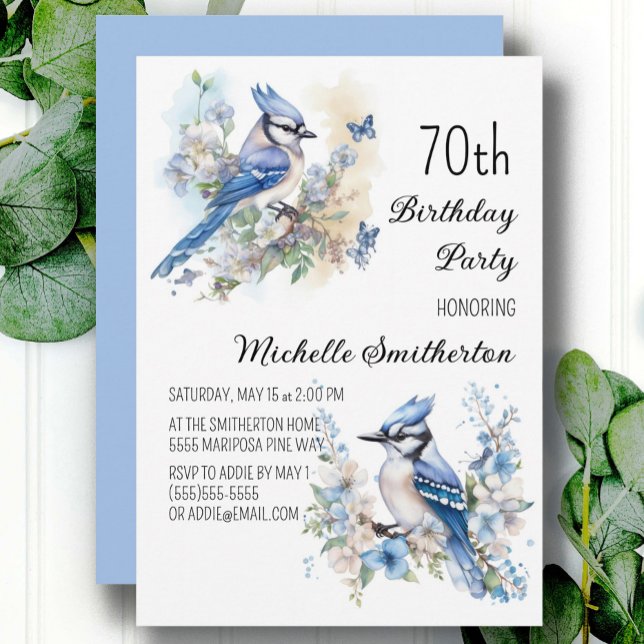 Invitación Cumpleaños 70 Flores de Pájaro Arrendajo Azul Prim (Blue jay women's 70th birthday party custom invitations)