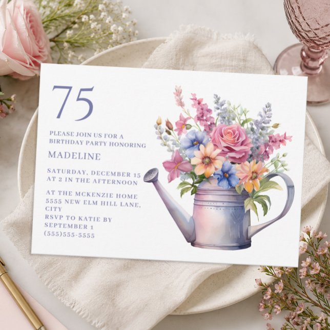 Invitación Cumpleaños 75 Flores Rosadas Purpura Jardín Campes (Country garden watering can 75th birthday party invitation)