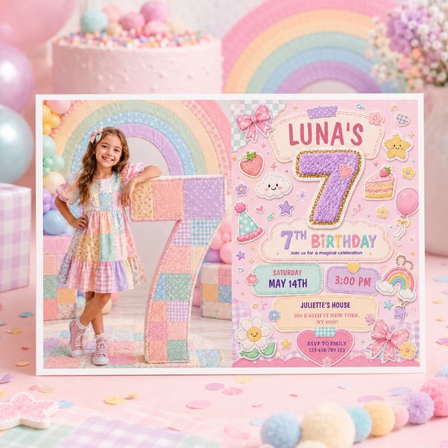 Invitación Cumpleaños 7 de niña con arcoíris de patchwork pas (Pastel Patchwork Rainbow 7th Birthday Party Girl Invitation
)