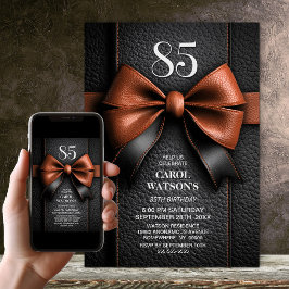 Invitación Cumpleaños 85 Lazo de Cuero Marrón