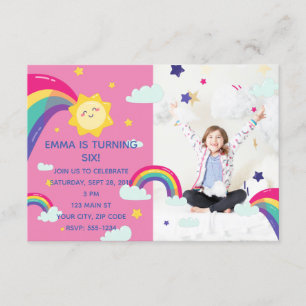 Invitación Cumpleaños Alegre con Arcoíris y Sol